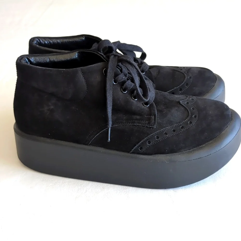 Black Soft Japanese Tokyo Bopper Belly Button Platform Shoes Women's Size 7?